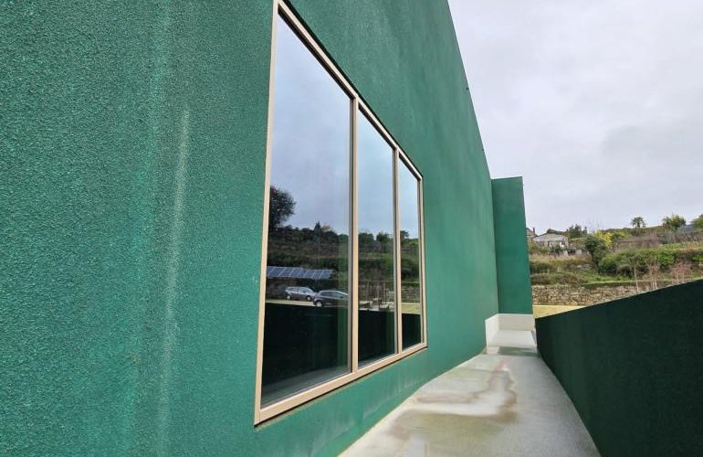 Conformidad de los Sistemas de Carpintería Cortafuego Certificados en Proyectos de Construcción Civil