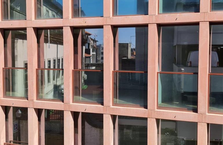 MK FIREGUARD – Fire-Resistant Guardrails (laminated glass)