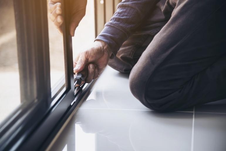 Maintenance des Menuiseries : La Garantie de Longévité et de Sécurité des Bâtiments