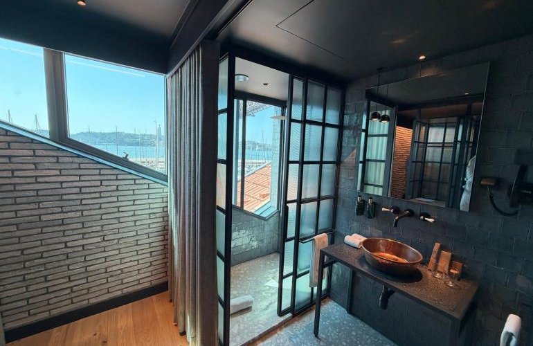 Docas Hotel, Lisbon